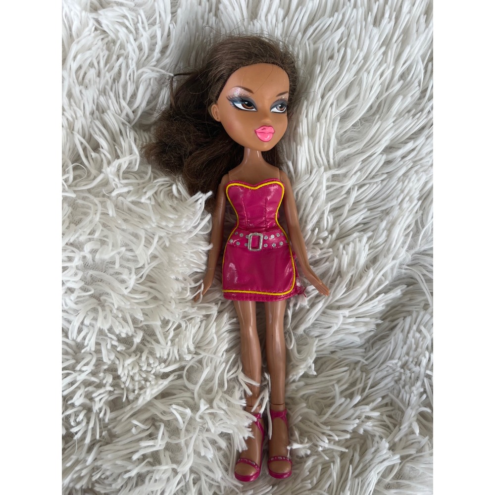 Bratz Passion 4 Fashion Yasmin Doll Pink Dress Brunette Y2K MGA Entertainment